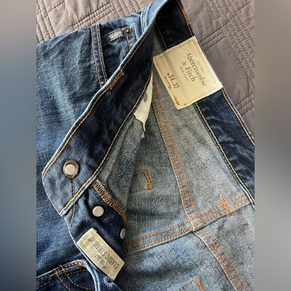 Men's Blue Jeans - Picture 2 of 3